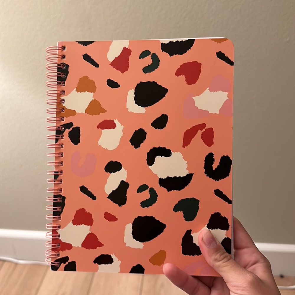 Notebook & Pens - Picture 3 of 4